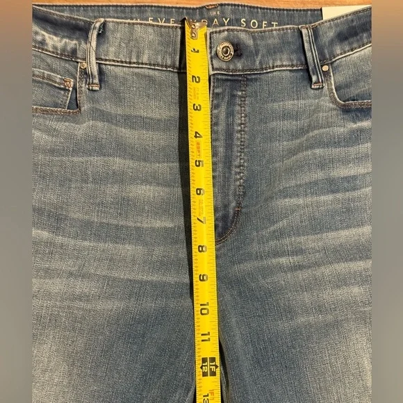 NWT White House Black Market Skinny Flare High Rise Everyday Soft Denim Jean 14L - Picture 12 of 15